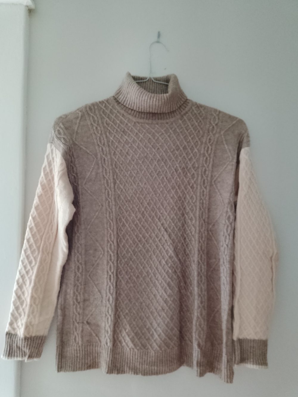 Cyrus Two-Tone Taupe Cream Turtleneck Sweater Size XS
